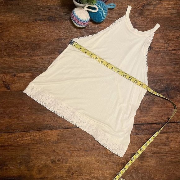 Urban Outfitters | Kimchi Blue White Lace Tank - Picture 5 of 7